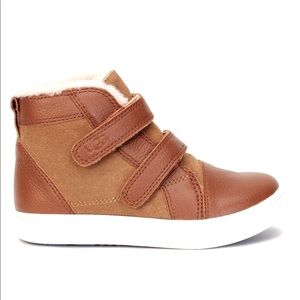 EUC Ugg Rennon 2 Sneaker